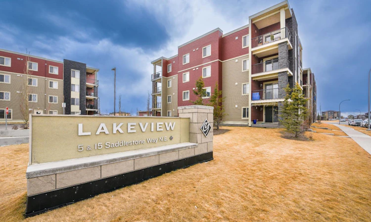 302-5 Saddlestone Way NE