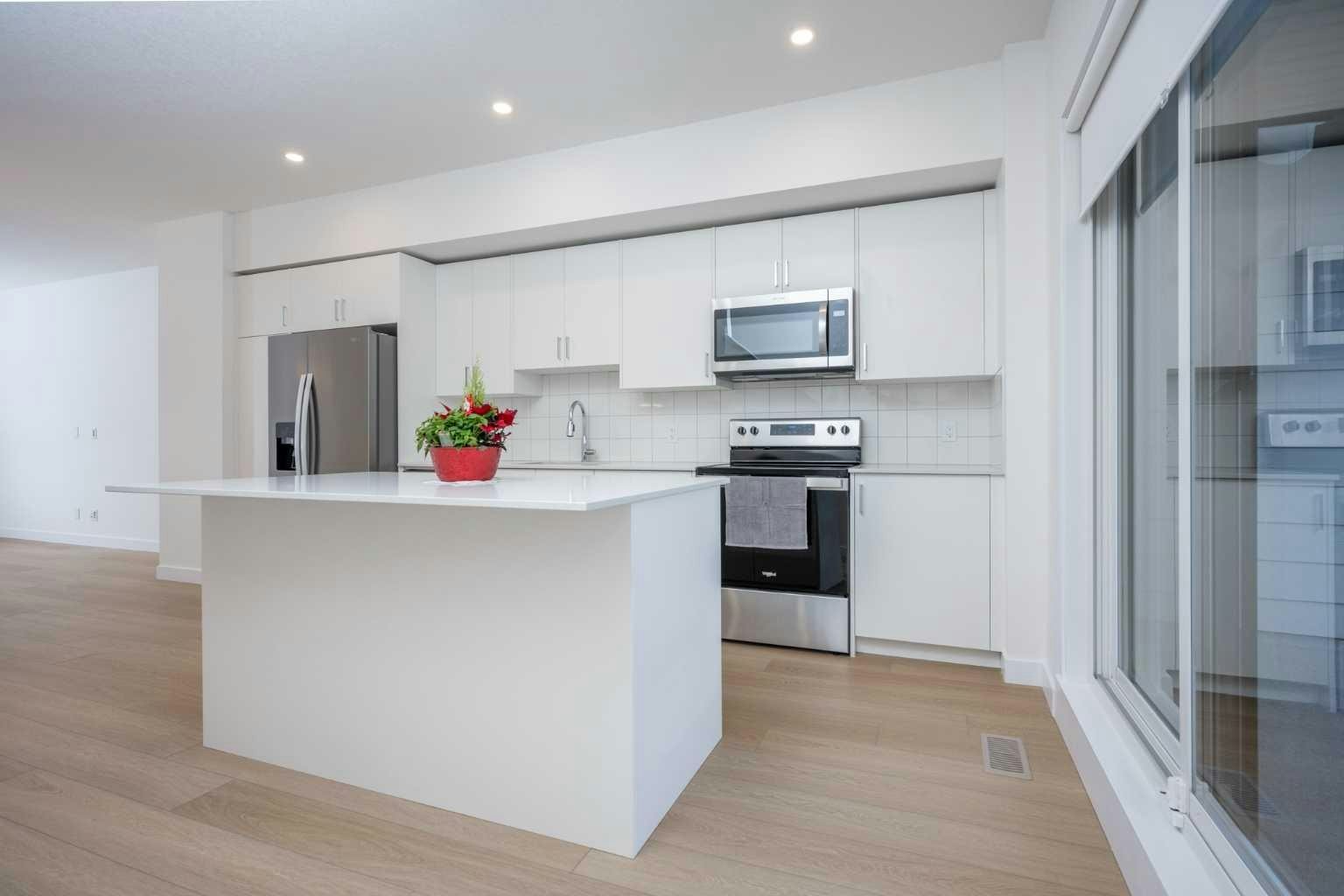 302-8535 19 Avenue SE, Calgary, AB, T2A 7W8