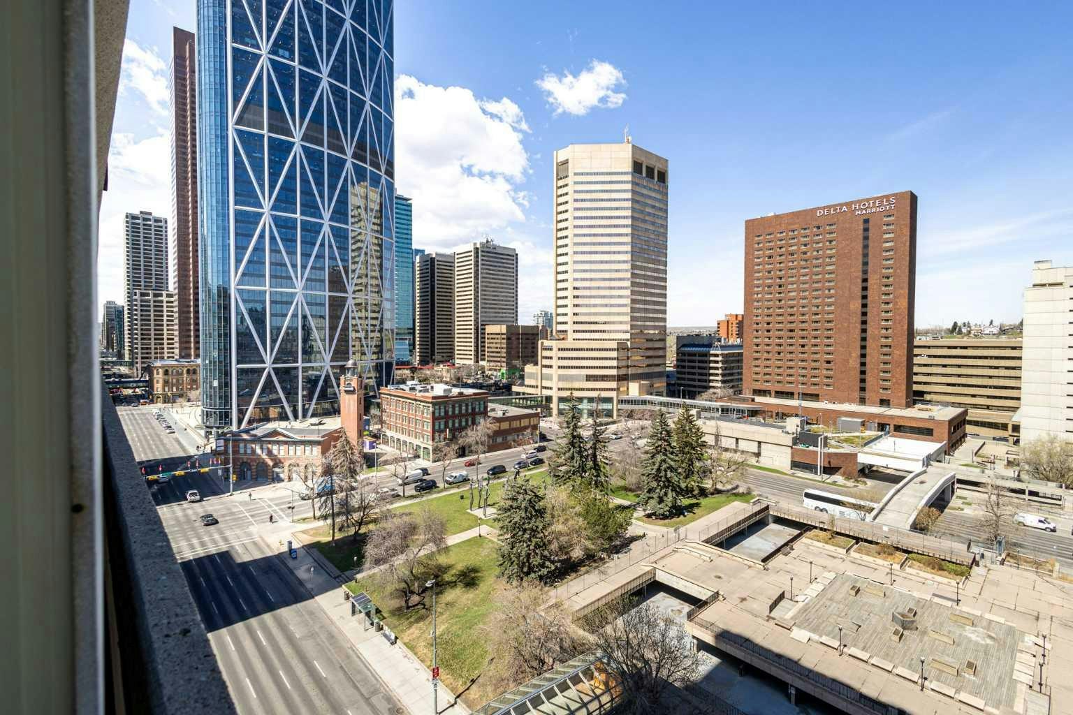 1406-221 6 Avenue SE, Calgary, AB, T2G 4Z9