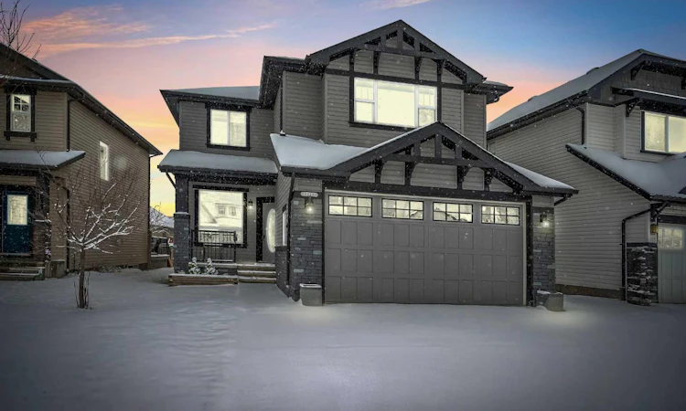 1121 Kingston Crescent SE
