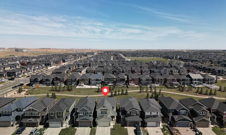 30 Redstone Parade NE