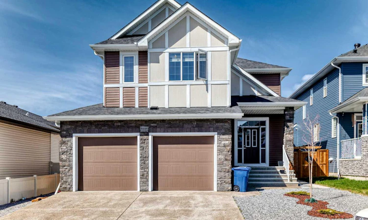 2004 Ravensdun Crescent SE