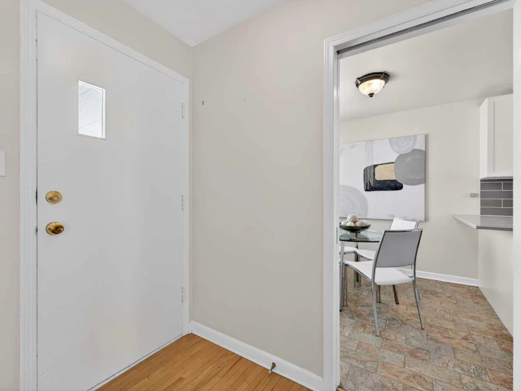 3112 34 Avenue SW, Calgary, AB, T3E 0Z1 - 3