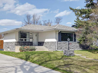 3112 34 Avenue SW - 2