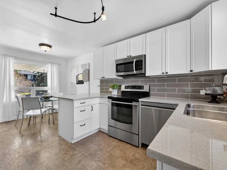 3112 34 Avenue SW, Calgary, AB, T3E 0Z1 - 12