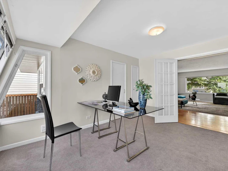 3112 34 Avenue SW, Calgary, AB, T3E 0Z1 - 9