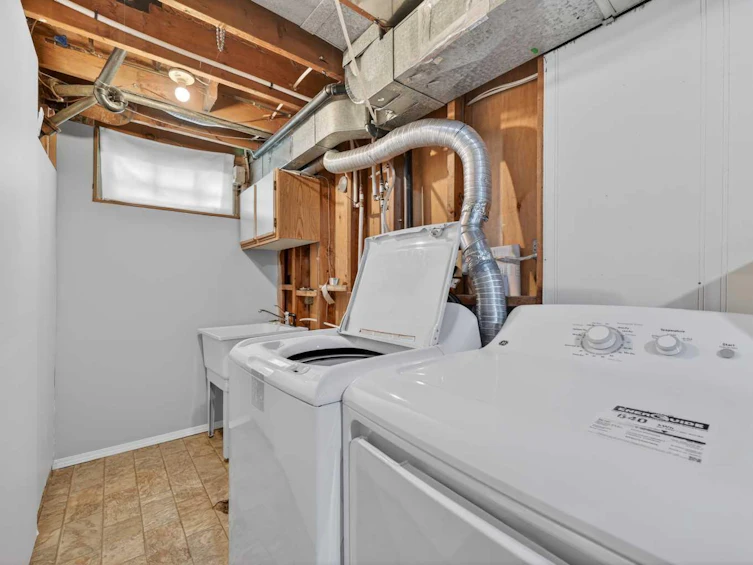 3112 34 Avenue SW, Calgary, AB, T3E 0Z1 - 29