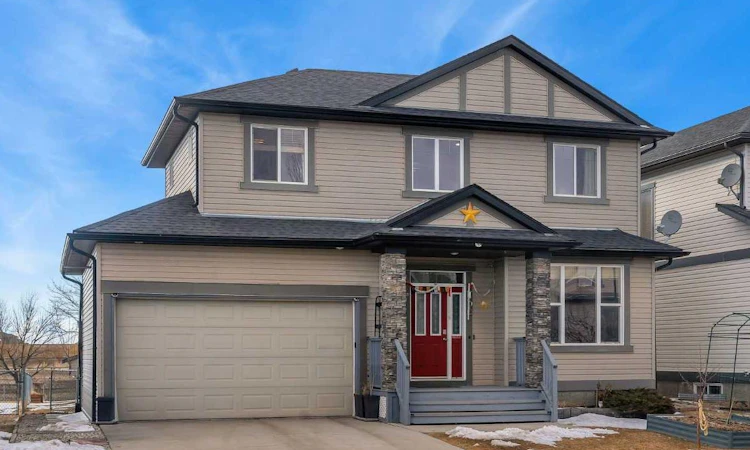 156 Bishop Crescent NW