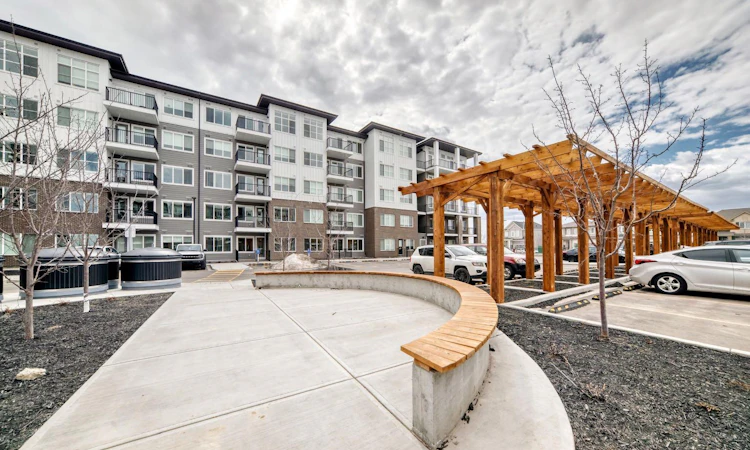 1206-44 Skyview Parkway NE