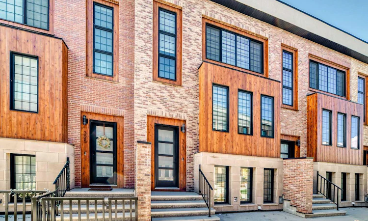 323-81 Greenbriar Place NW