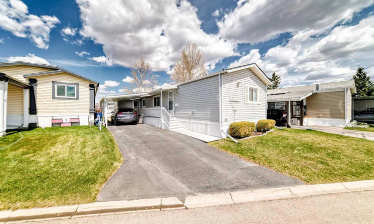 138-99 Arbour Lake Road NW
