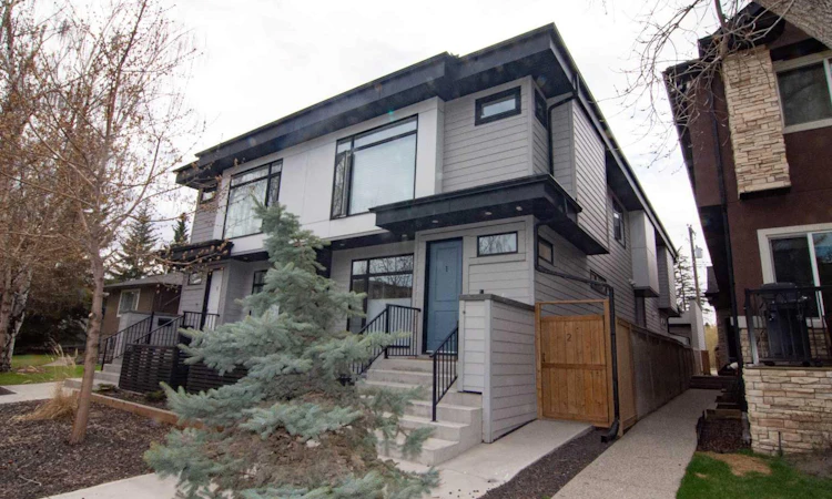 2-1929 36 Street SW