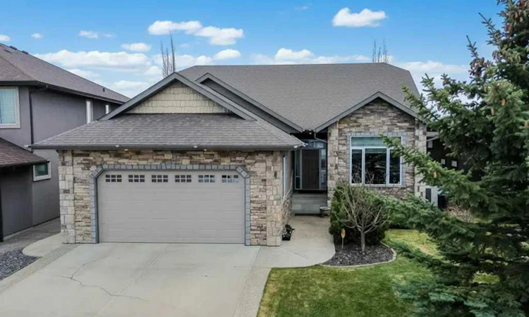40 Oakwood Close