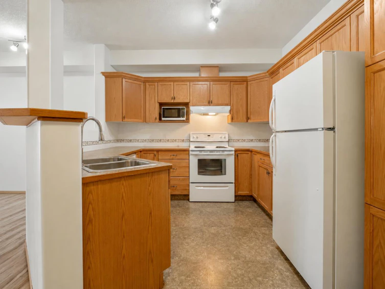 231-2020 32 Street S, Lethbridge, AB, T1K 7T9 - 7