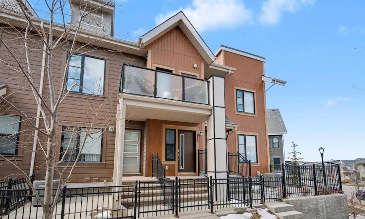 117 Livingston Common NE