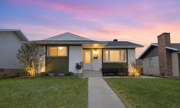 124 Maitland Drive NE