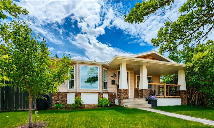 95 Hillgrove Crescent SW