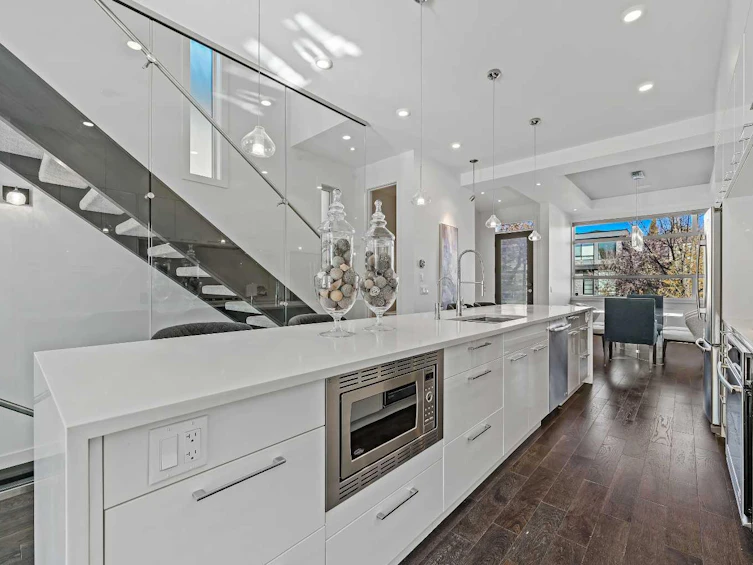 2115 Bowness Road NW, Calgary, AB, T2N 3L2 - 10
