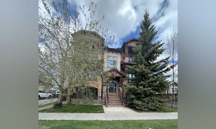 102-110 12 Avenue NE
