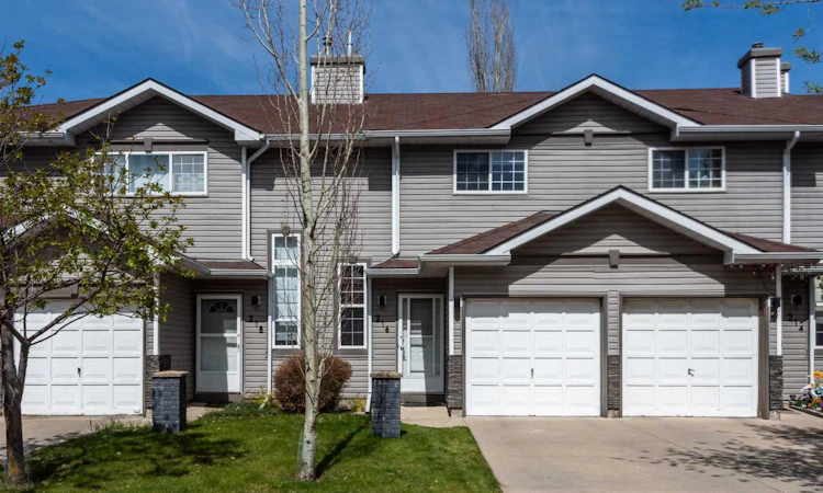 216 Shawinigan Drive SW