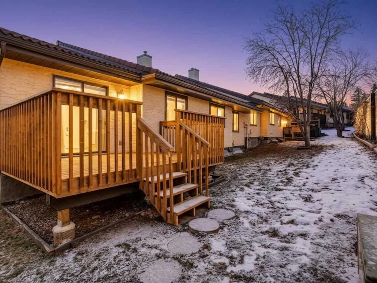 8-118 Strathcona Road SW, Calgary, AB, T3H 1P3 - 12