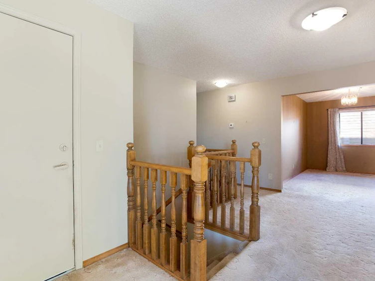 8-118 Strathcona Road SW, Calgary, AB, T3H 1P3 - 4