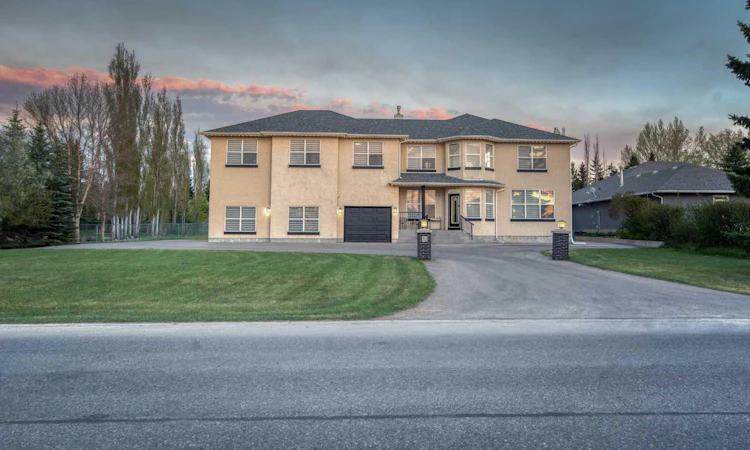 712 East Chestermere Drive
