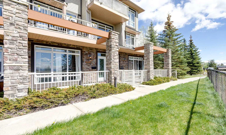 7-181 Rockyledge View NW