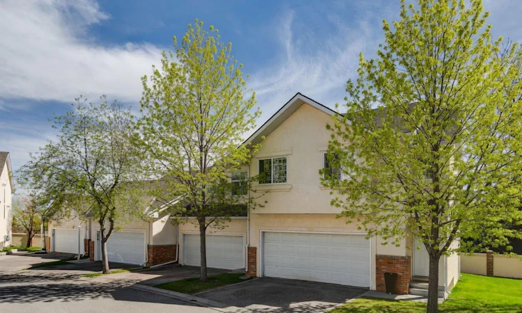 328 Prominence Heights SW