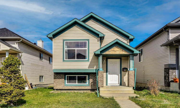 71 Saddlemont Road NE