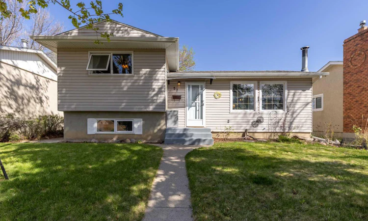 57 Honeysuckle Road N