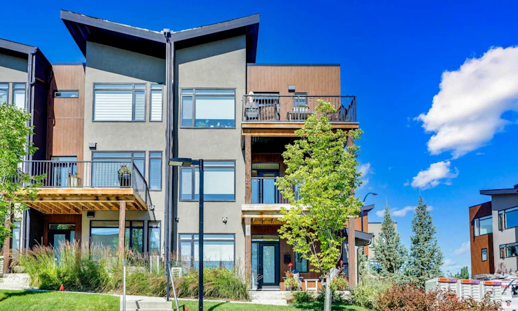 19 Royal Elm Green NW
