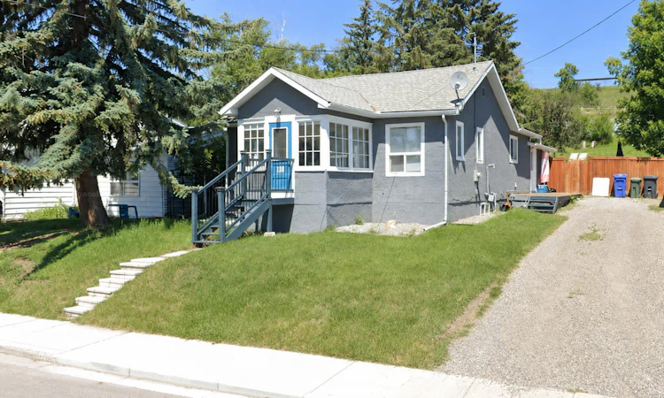 18 Maple Street