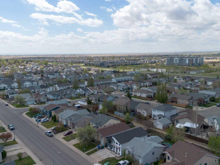 38 Blackfoot Road W, Lethbridge, AB, T1K 6J4 - 44