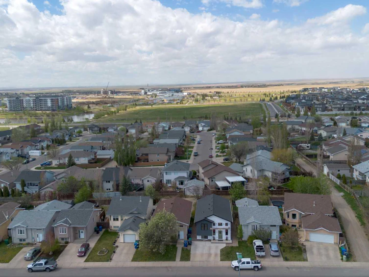 38 Blackfoot Road W, Lethbridge, AB, T1K 6J4 - 43