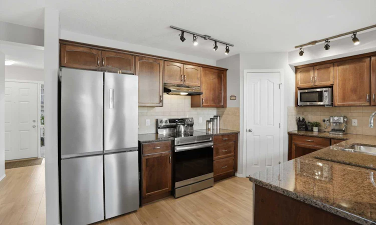 87 Bridlecrest Road SW