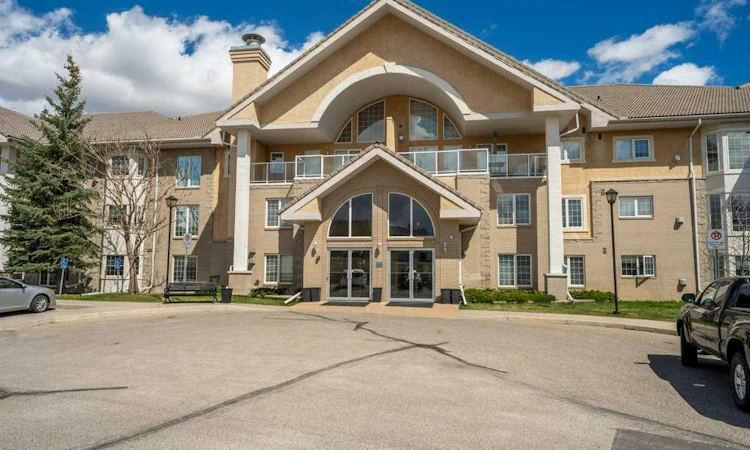 136-728 Country Hills Road NW