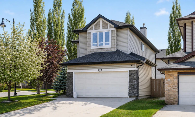 35 Crestmont Drive SW