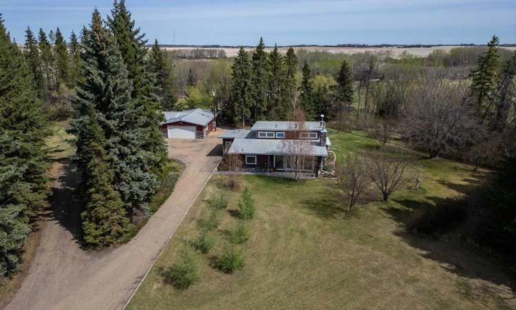 46275 Range Road 211