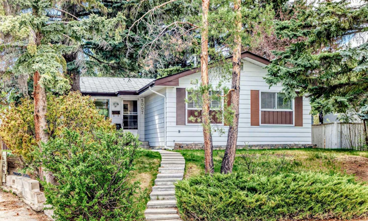5007 Vallance Crescent NW