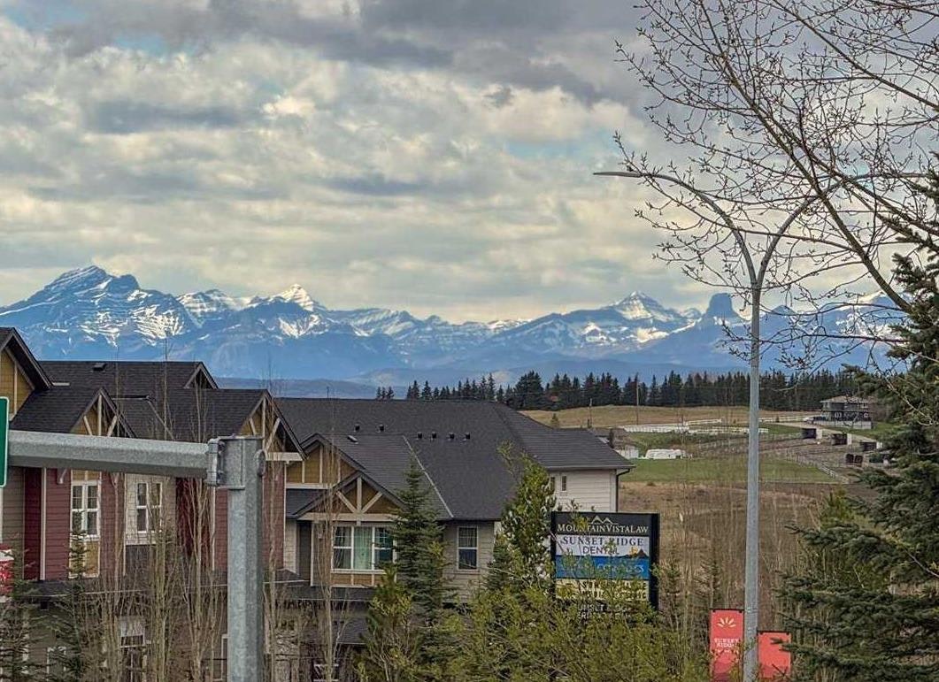8 Sunset Square, Cochrane, AB, T4C 0H4