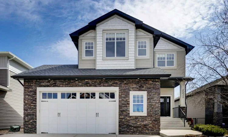 1233 Hillcrest Manor Estates