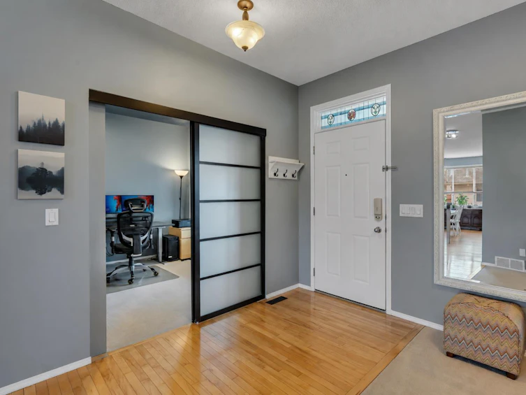 104 Prestwick Street SE, Calgary, AB, T2Z 4K9 - 4
