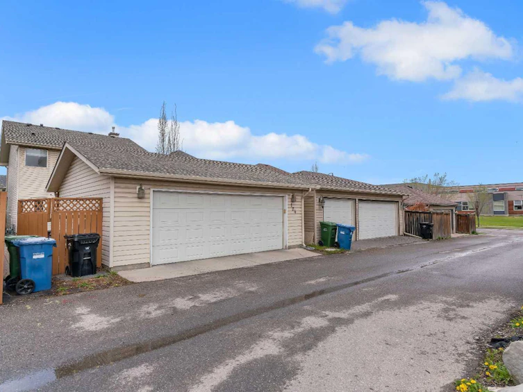 104 Prestwick Street SE, Calgary, AB, T2Z 4K9 - 45
