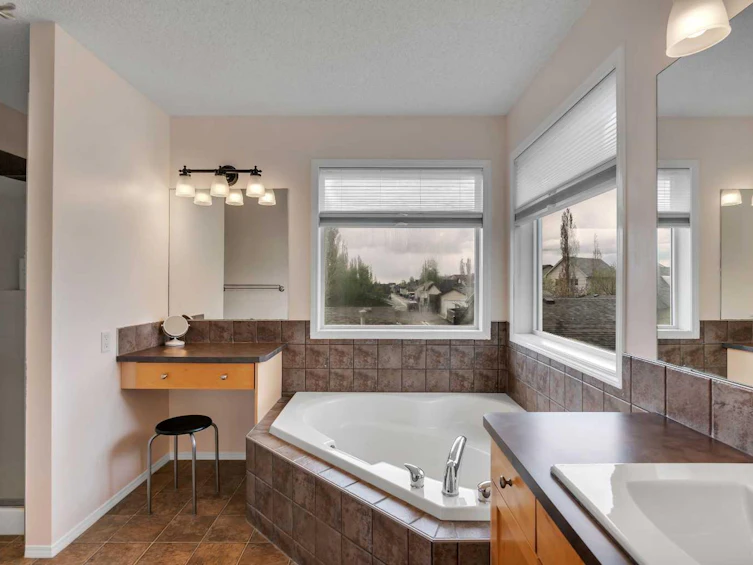 104 Prestwick Street SE, Calgary, AB, T2Z 4K9 - 25