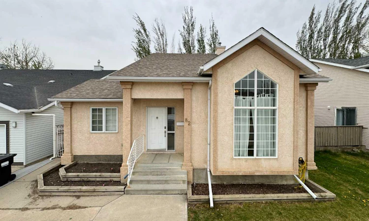 82 Harvard Crescent W