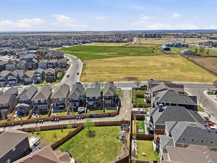 393 Masters Avenue SE, Calgary, AB, T3M 2N7 - 47