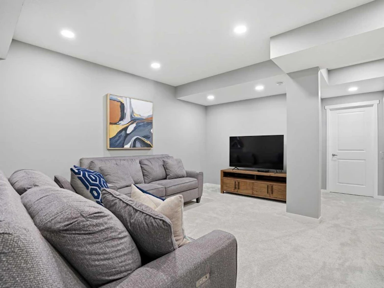 393 Masters Avenue SE, Calgary, AB, T3M 2N7 - 37