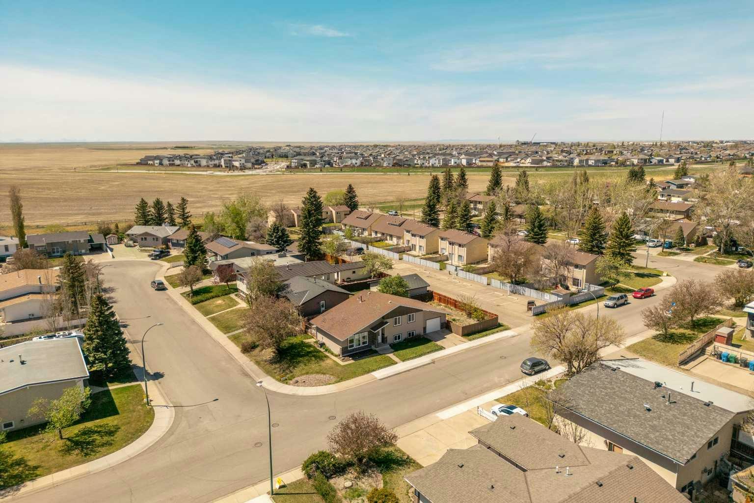 10 Trent Road W, Lethbridge, AB, T1K 4N2