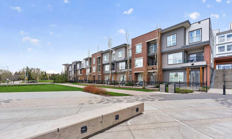 2312-95 Burma Star Road SW